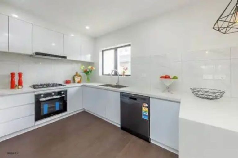 Photo of property in 30 Ingram Street, Papakura, 2110