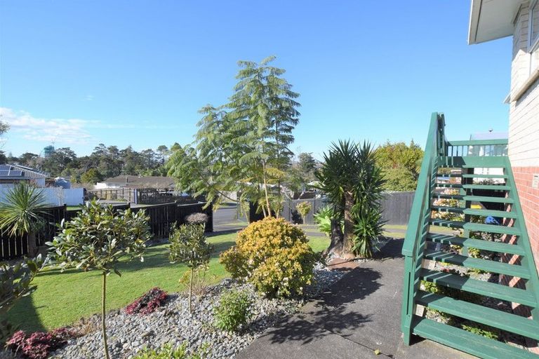 Photo of property in 23 Fitzwater Place, Henderson, Auckland, 0612