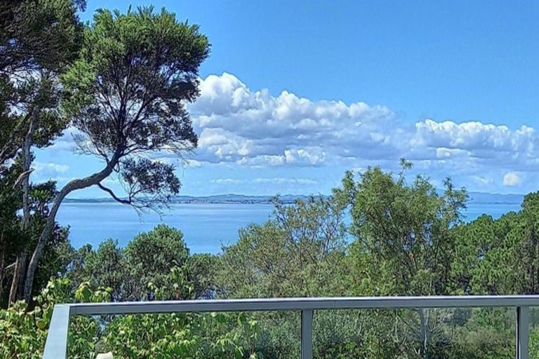 Photo of property in 149 Cornwallis Road, Cornwallis, Auckland, 0604