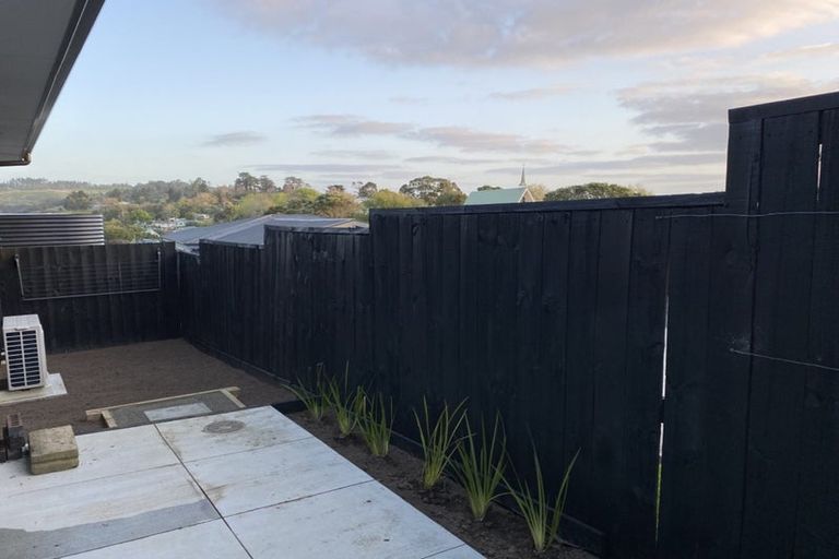 Photo of property in 6a Forlong Rise, Helensville, 0800