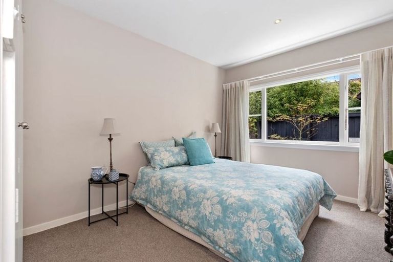 Photo of property in 8 Dunrobin Place, Avonhead, Christchurch, 8042