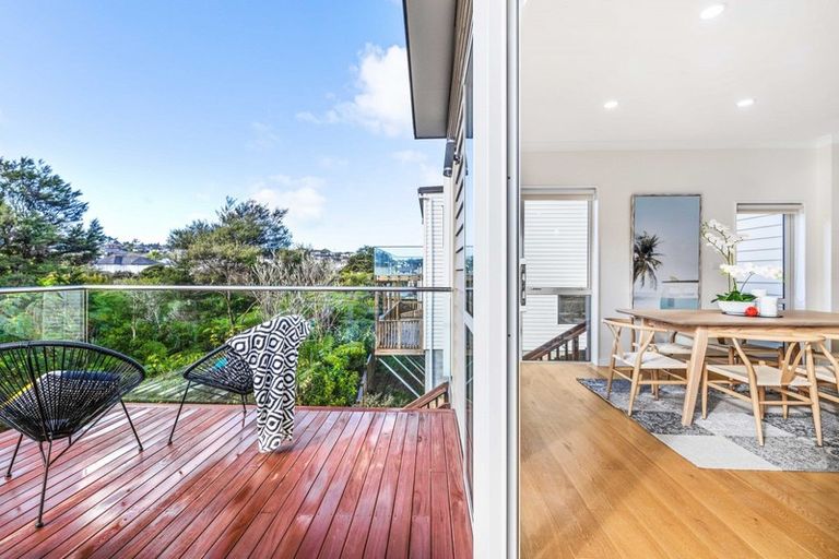 Photo of property in 16 Para Close, Fairview Heights, Auckland, 0632