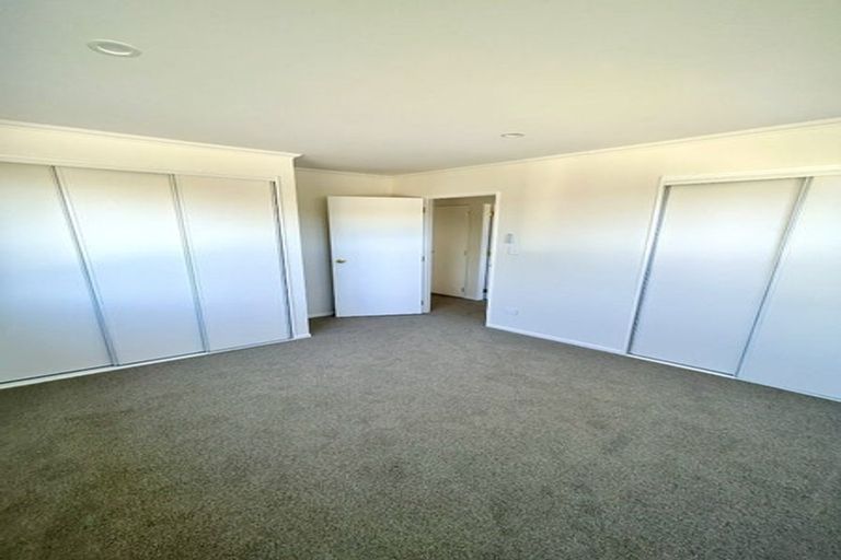 Photo of property in 45 Cleat Street, Whitby, Porirua, 5024