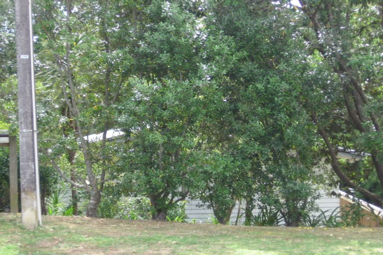 Photo of property in 11 Neptune Avenue, Beach Haven, Auckland, 0626