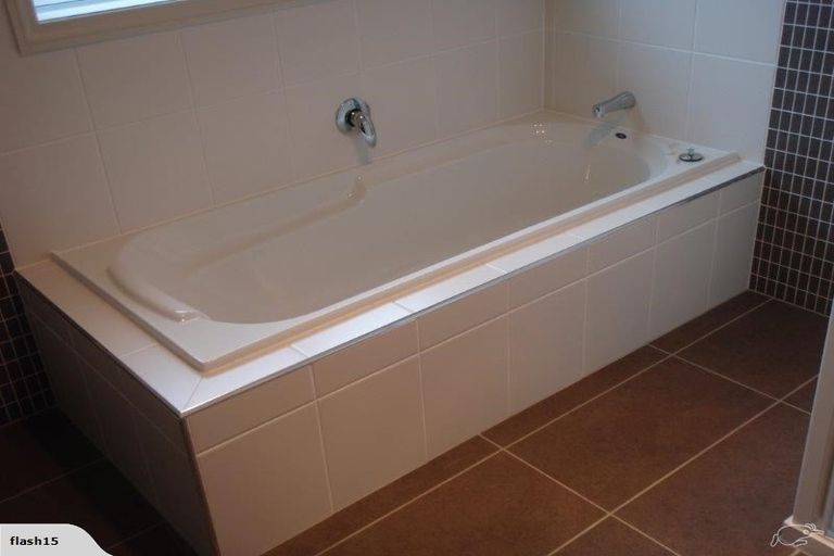 Photo of property in 17c Forest Hill Road, Henderson, Auckland, 0612