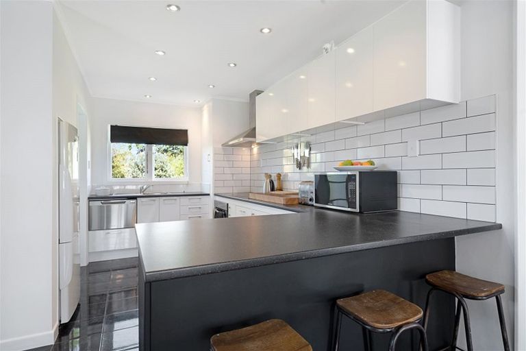 Photo of property in 93 Smythe Road, Henderson, Auckland, 0612