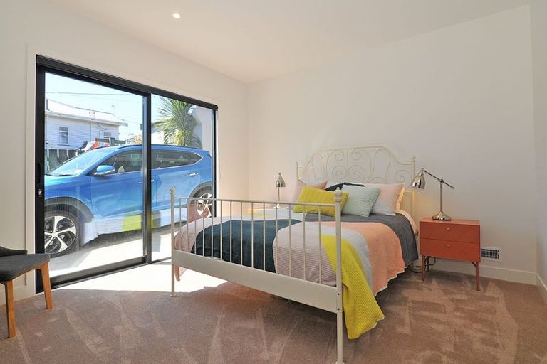 Photo of property in 12 Helen Street, Brooklyn, Wellington, 6021