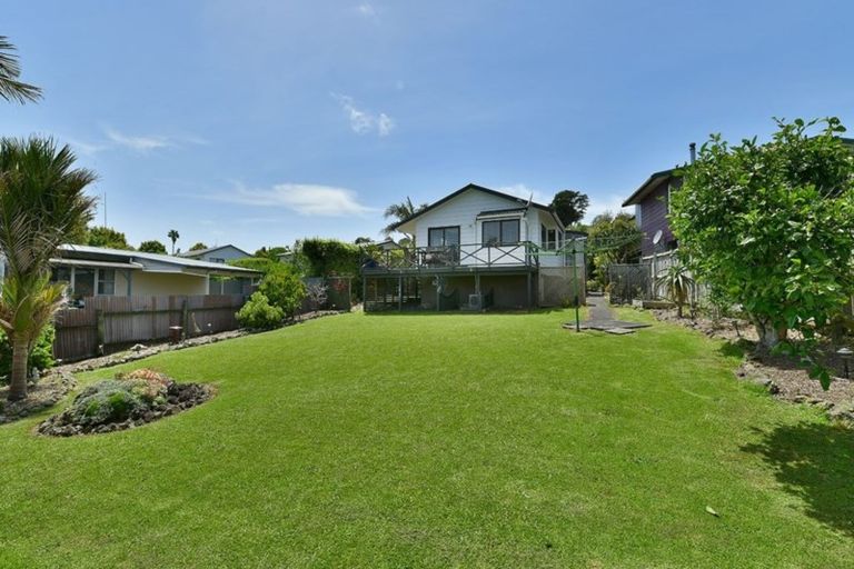 Photo of property in 5 Kaipara Crescent, Helensville, 0800