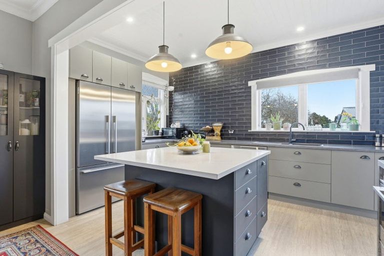 Photo of property in 33 Grey Street, College Estate, Whanganui, 4500