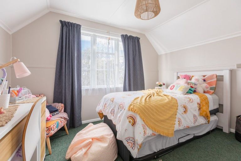 Photo of property in 6 Churchill Street, Waipukurau, 4200