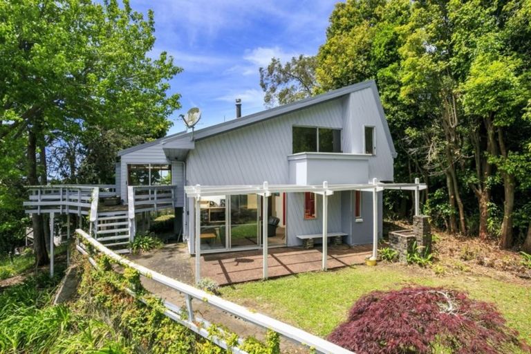 Photo of property in 50 Girrahween Drive, Totara Vale, Auckland, 0629