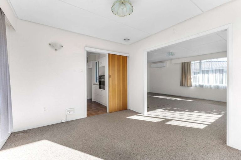 Photo of property in 39 Nevada Drive, Merrilands, New Plymouth, 4312