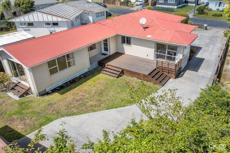 Photo of property in 44 Russell Road, Wainuiomata, Lower Hutt, 5014