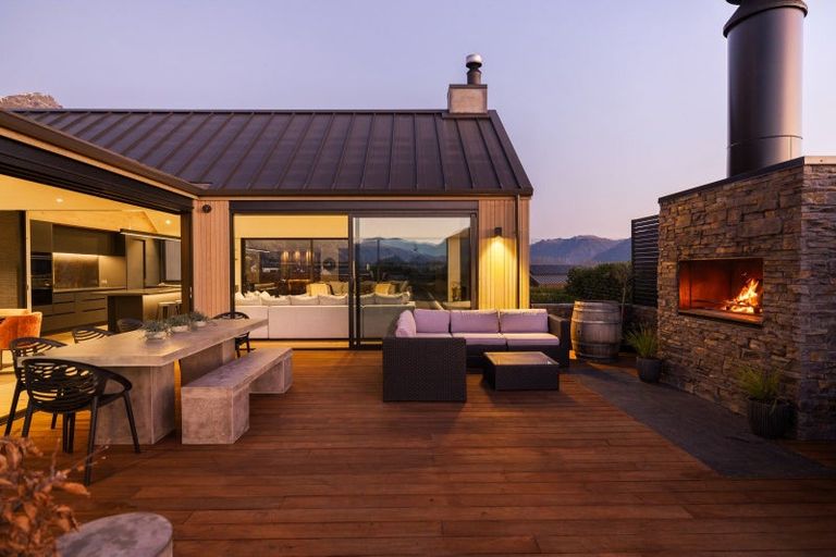 Photo of property in 8 Arran Lane, Jacks Point, Queenstown, 9371