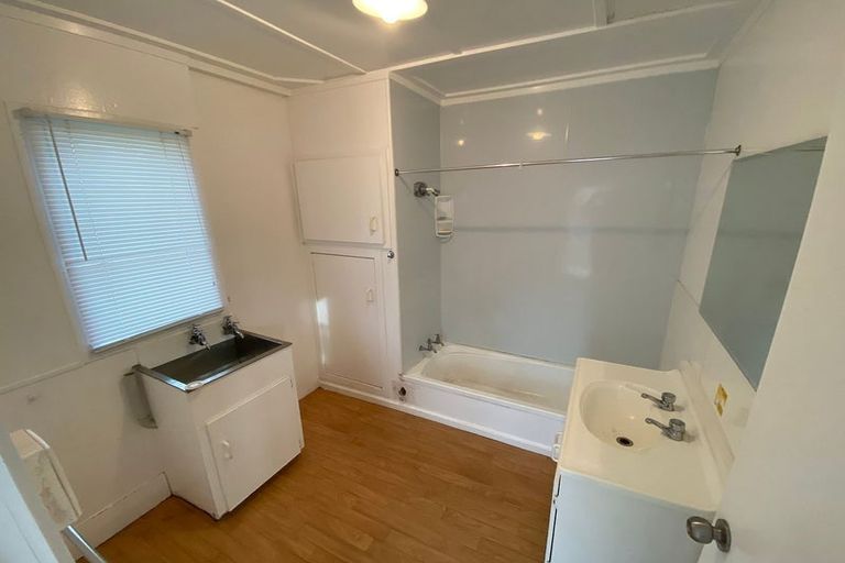 Photo of property in 1/87 Kayes Road, Pukekohe, 2120