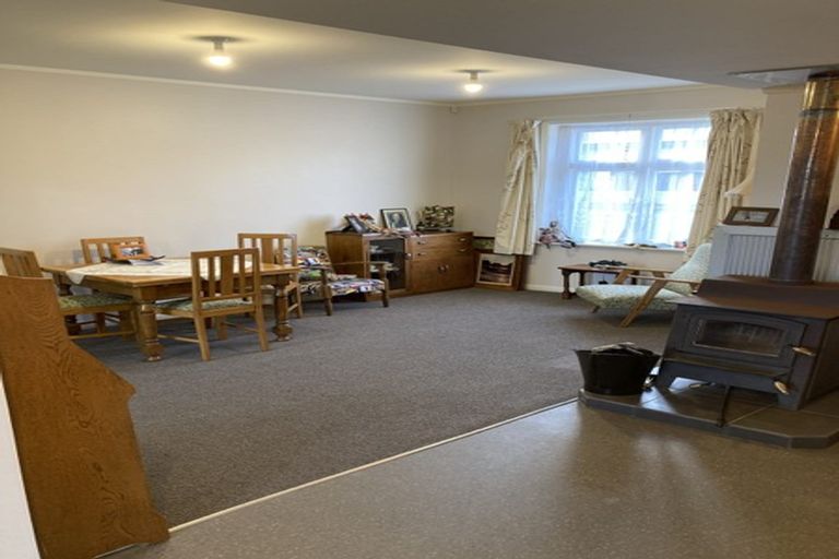 Photo of property in 128 Brougham Street, Westport, 7825