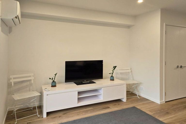 Photo of property in 2c Stokes Avenue, Te Atatu Peninsula, Auckland, 0610