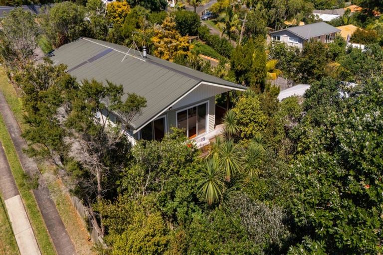 Photo of property in 81 Park Rise, Campbells Bay, Auckland, 0630