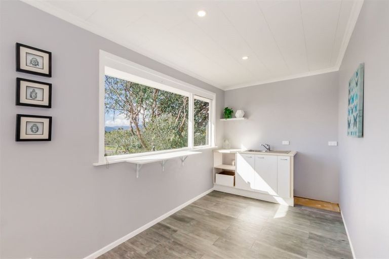 Photo of property in 1 Hadfield Place, Paraparaumu Beach, Paraparaumu, 5032