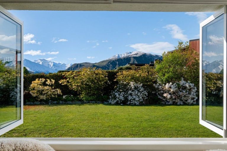 Photo of property in 302 Beacon Point Road, Wanaka, 9305