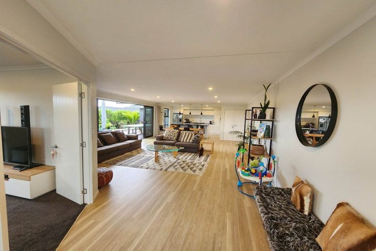 Photo of property in 3 Floyd Road, Riverhead, 0820