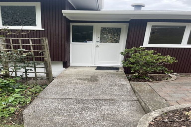 Photo of property in 70 Mountbatten Avenue, Hillcrest, Auckland, 0627