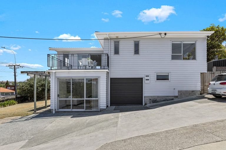 Photo of property in 525 Beach Road, Murrays Bay, Auckland, 0630