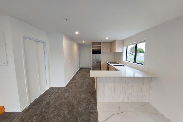 Photo of property in 1/87 Taikata Road, Te Atatu Peninsula, Auckland, 0610