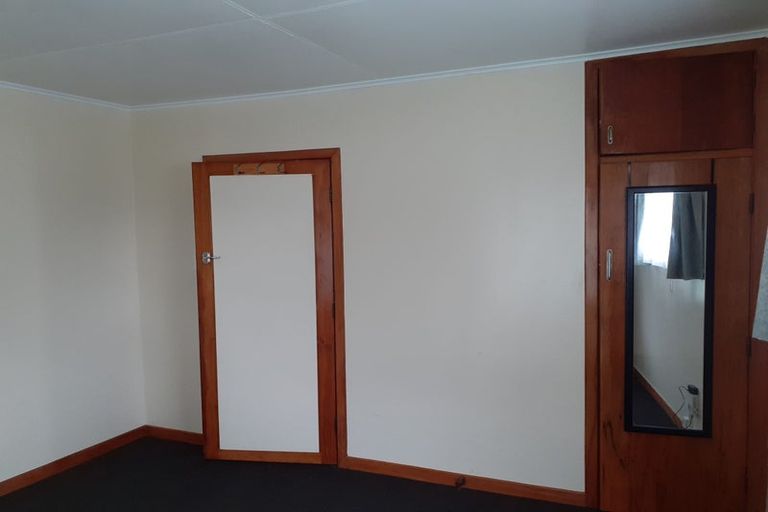 Photo of property in 5 Whiteley Street, Moturoa, New Plymouth, 4310