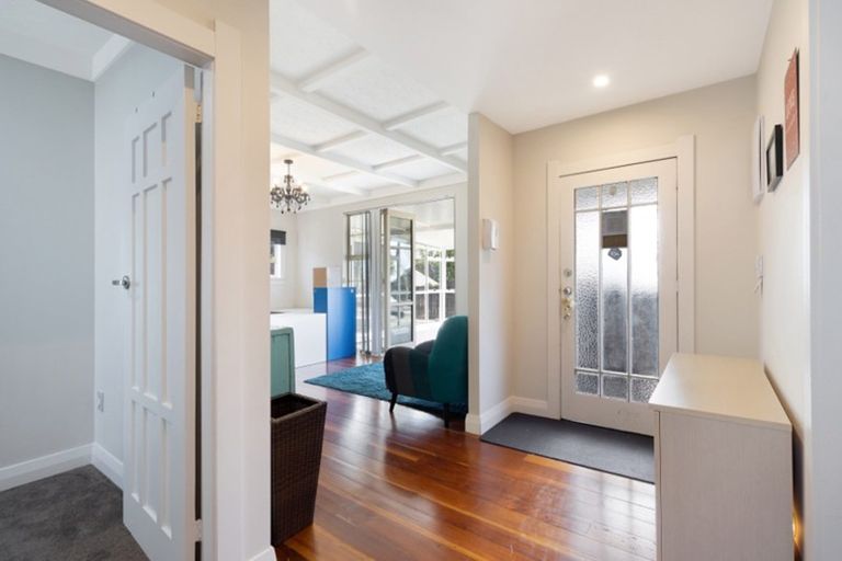 Photo of property in 3208a Great North Road, New Lynn, Auckland, 0600