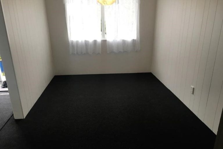 Photo of property in 75 Solar Road, Glen Eden, Auckland, 0602