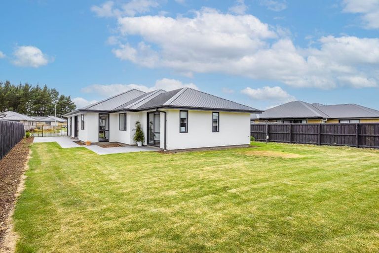 Photo of property in 74 Hilton Drive, Amberley, 7410