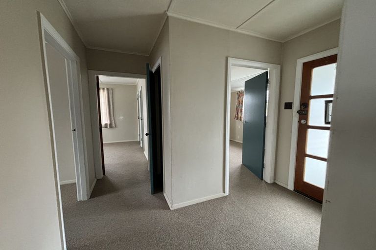 Photo of property in 27 Goldsmith Crescent, Levin, 5510