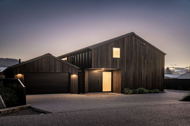 Photo of property in 170c Beacon Point Road, Wanaka, 9305