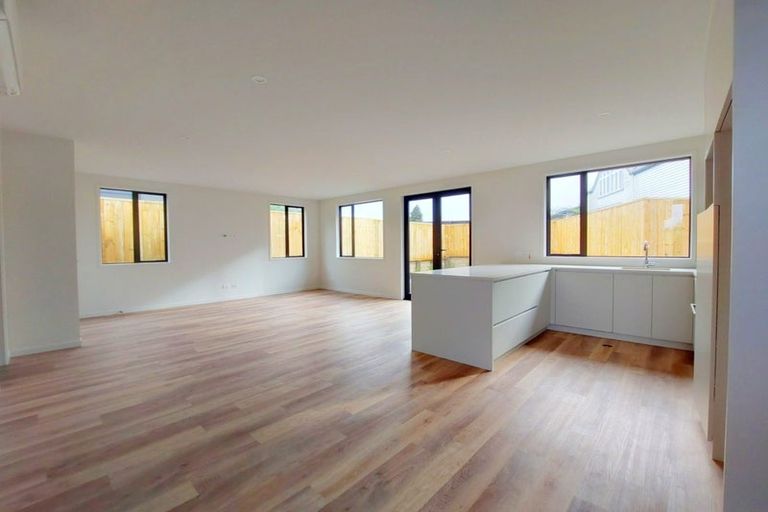 Photo of property in 103u1 Cambridge Road, Hillcrest, Hamilton, 3216