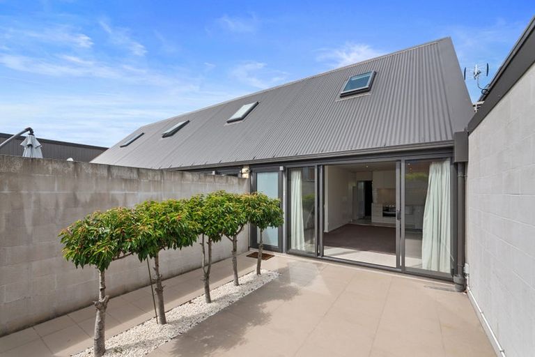 Photo of property in 7/20 North Avon Road, Richmond, Christchurch, 8013