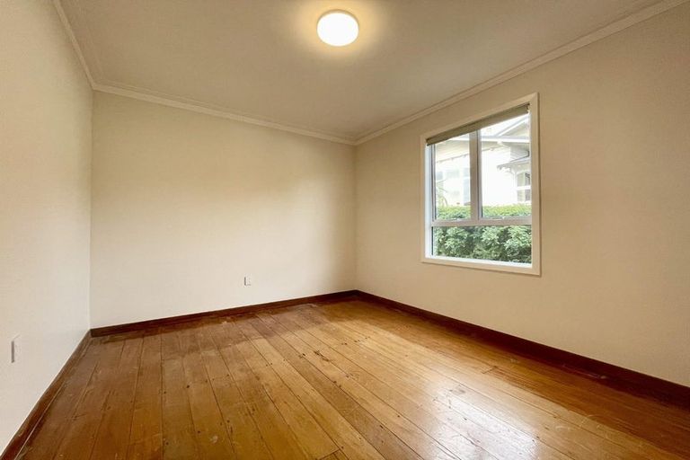 Photo of property in 181 Tukapa Street, Westown, New Plymouth, 4310