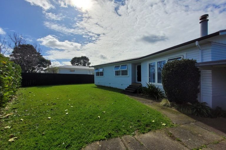Photo of property in 79 Lauderdale Road, Birkdale, Auckland, 0626