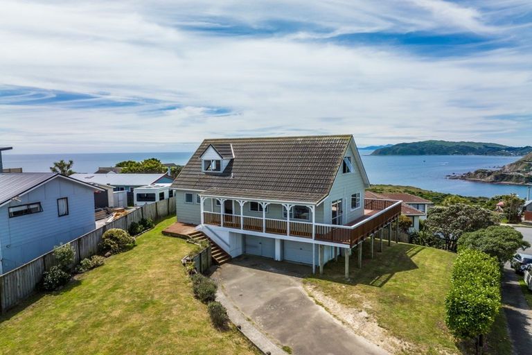 Photo of property in 3 Tikati View, Titahi Bay, Porirua, 5022