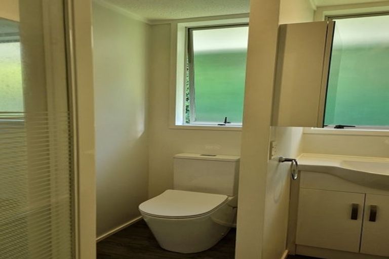 Photo of property in 9 Kerr Grove, Johnsonville, Wellington, 6037
