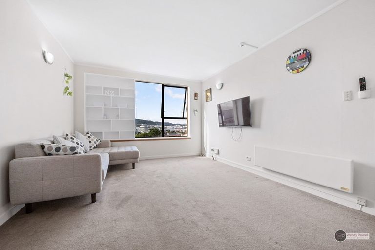 Photo of property in Hobson Court Flats, 58/70u Hobson Street, Thorndon, Wellington, 6011
