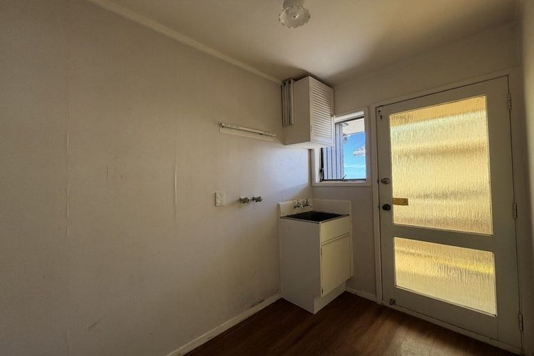Photo of property in 2/35 Palliser Lane, Browns Bay, Auckland, 0630