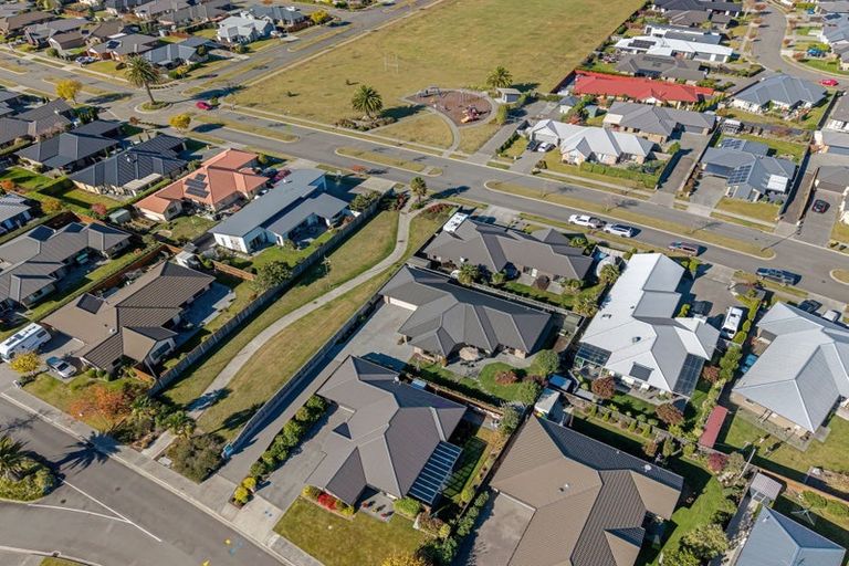 Photo of property in 16 Gilchrist Place, Kaiapoi, 7630