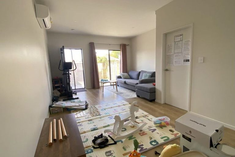 Photo of property in 4a Roby Street, Te Atatu Peninsula, Auckland, 0610