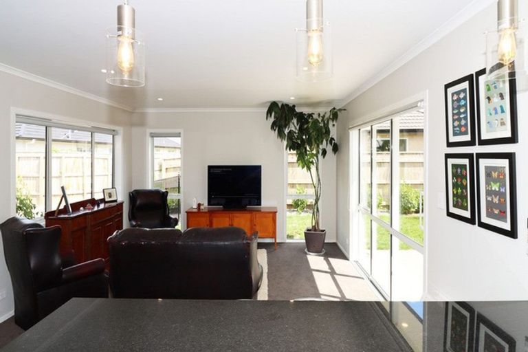 Photo of property in 60 Feist Street, Carterton, 5713