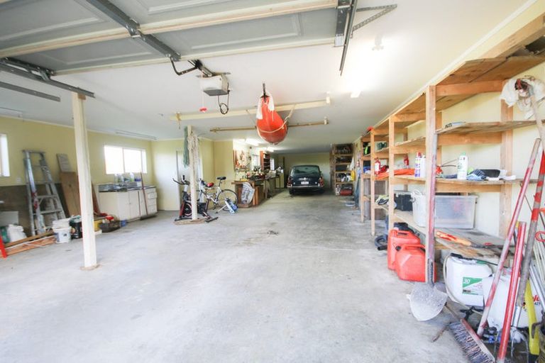 Photo of property in 16 Kotare Crescent, Pahi, Paparoa, 0571