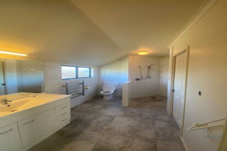 Photo of property in 409b Devonport Road, Tauranga South, Tauranga, 3112