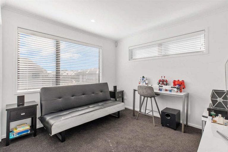 Photo of property in 1 Fermi Lane, Papakura, 2110