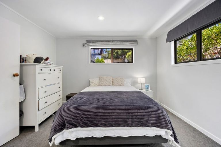 Photo of property in 12 Braemar Road, Rothesay Bay, Auckland, 0630