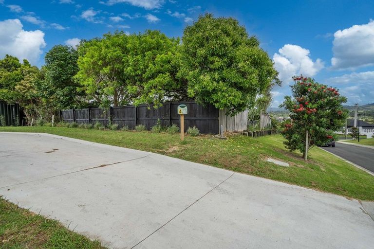 Photo of property in 4b Forlong Rise, Helensville, 0800